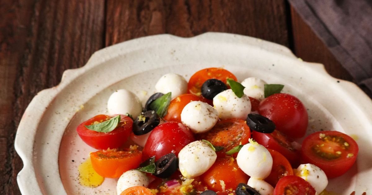 ひとくちモッツァレラとトマトのサラダ by 夫婦料理家ぐっち夫婦