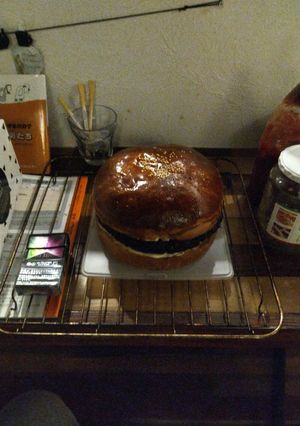 ６号ケーキ型で巨大ハンバーガー！-レシピのメイン写真