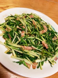 水菜消費☆水菜とベーコンのオイスター炒め-レシピのメイン写真