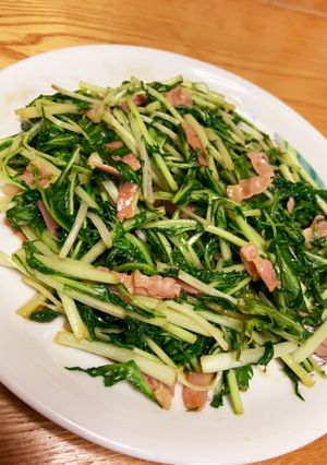 水菜消費☆水菜とベーコンのオイスター炒め-レシピのメイン写真