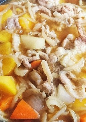 おふくろの味~サツマイモの彩り肉じゃが~-レシピのメイン写真