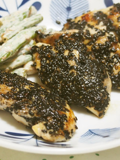 胸肉の香ばし黒ごま焼き♪-レシピのメイン写真