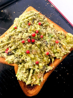 さば水煮缶ですぐ出来るアボカドトースト-レシピのメイン写真