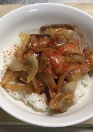 簡単で美味しい、牛ホルモン焼き丼-レシピのメイン写真