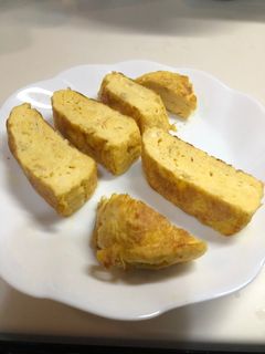メレンゲにチーズとマヨでふわふわ卵焼き-レシピのメイン写真