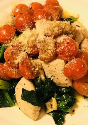 鶏肉＆ほうれん草炒め☆プチトマトのソース-レシピのメイン写真