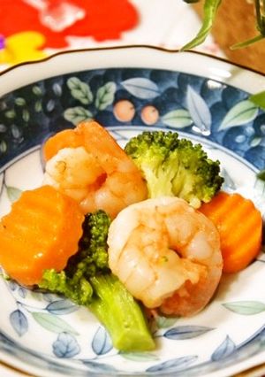 ぷりぷり仕上げ！レンジde海老の中華蒸し-レシピのメイン写真