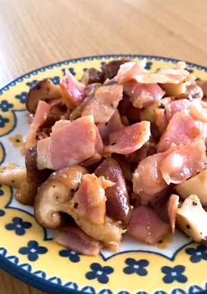 *椎茸とベーコンのバター炒め*-レシピのメイン写真