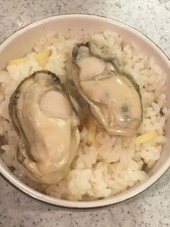 カキの炊き込みご飯(白だし)-レシピのメイン写真