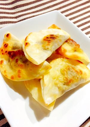 簡単！カレーとチーズの餃子風包み焼き-レシピのメイン写真