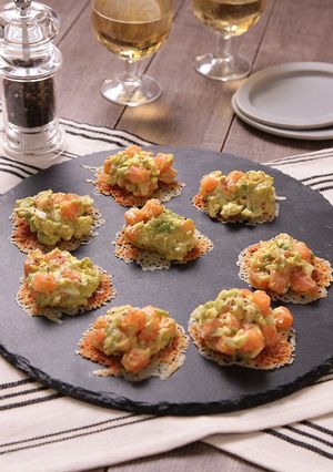 レンジでパリパリ♪チーズとサーモンの前菜-レシピのメイン写真