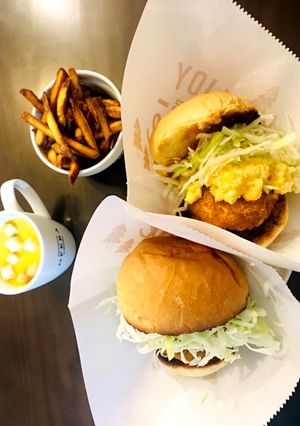 エビカツバーガーとメンチカツバーガー-レシピのメイン写真