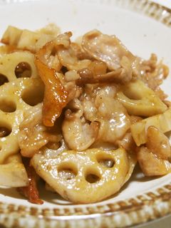 レンコンと豚こまの甘辛炒め♪サクサク食感-レシピのメイン写真
