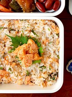 簡単美味しい♪鮭の塩焼きと大葉の混ぜご飯-レシピのメイン写真