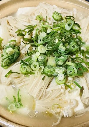 根菜の上にエノキたっぷりの●鶏＆豆腐鍋-レシピのメイン写真