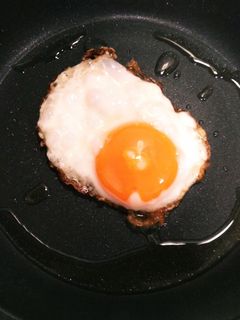 おやつや朝食に♪カンタン揚げ焼き目玉焼き-レシピのメイン写真
