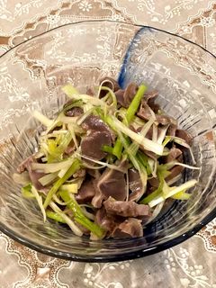 簡単ハマる!砂肝とネギのラー油ごま油和え-レシピのメイン写真