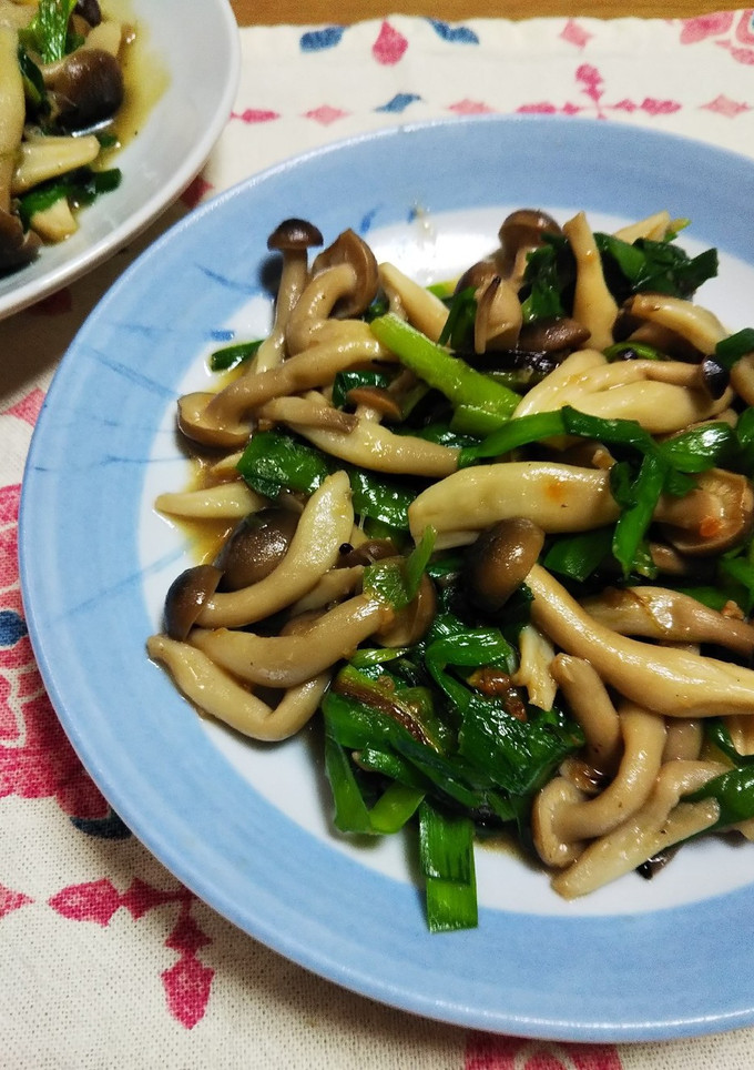 しめじとにらの炒め物-レシピのメイン写真