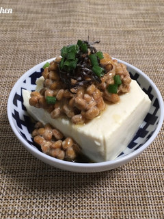 【 豆腐の納豆と塩昆布のせ♪ 】-レシピのメイン写真