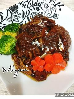 余ったルーと種で絶品煮込みハンバーグ♡-レシピのメイン写真