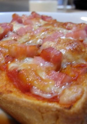 毎日食べても飽きない、ピザトースト-レシピのメイン写真