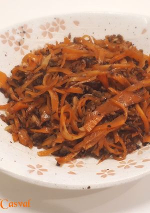 皮ごと人参2本をペロリ！簡単ひき肉炒め-レシピのメイン写真