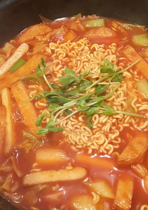 ラポッキ鍋（ラーメントッポギ）-レシピのメイン写真