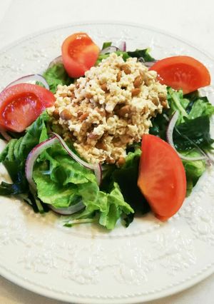納豆の白和えわかめ 玉葱 レタスサラダ-レシピのメイン写真