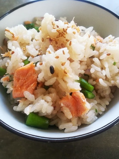 アスパラと鮭の炊き込みご飯♪-レシピのメイン写真