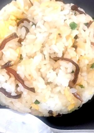 簡単!いかなご炒飯-レシピのメイン写真