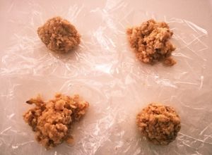 ★自家製おにぎり丸★鶏そぼろ×ネギ-レシピのメイン写真