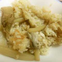 รูปของ ウドと牡蛎（カキ）の炊き込みご飯