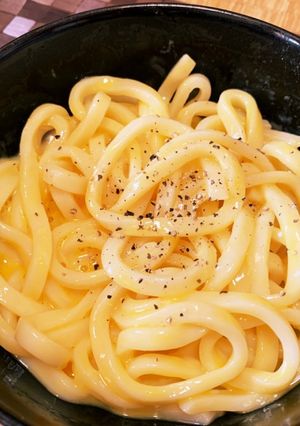 丼で混ぜるだけ！簡単カルボナーラ風うどん-レシピのメイン写真