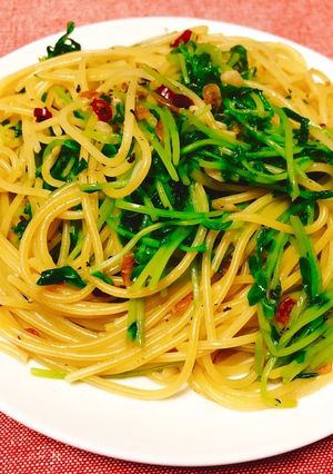 豆苗と小海老のペペロンチーノ-レシピのメイン写真