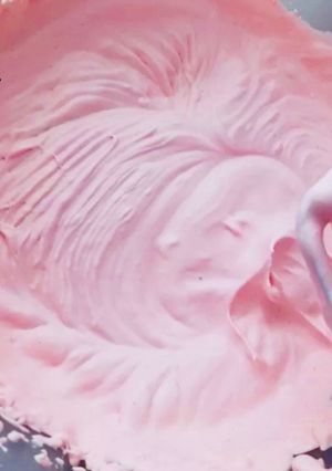 ピンク色 生クリーム-レシピのメイン写真