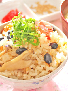 黒豆と牛バラ肉の炊き込みご飯-レシピのメイン写真