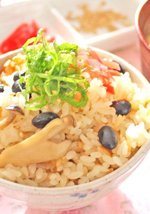 黒豆と牛バラ肉の炊き込みご飯-レシピのメイン写真
