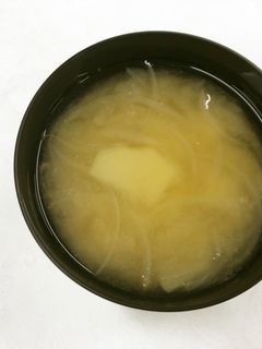 たまねぎとじゃがいものみそ汁-レシピのメイン写真