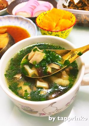 簡単☆鶏肉もも肉ニラと椎茸ごちそうスープ-レシピのメイン写真