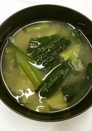 小松菜とキャベツのみそ汁-レシピのメイン写真