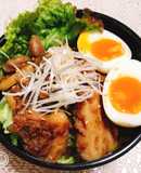 舞茸でお肉柔らか！豚バラ肉で半熟卵のせ丼
