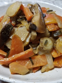キノコと野菜の油炒め・チーズ、ソース味-レシピのメイン写真