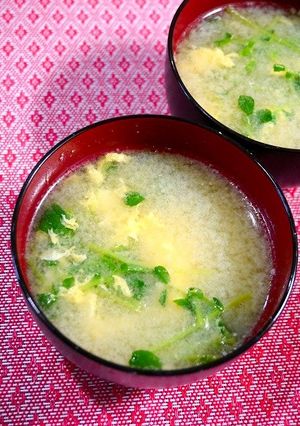 簡単！やせるお味噌汁☆豆苗たまご-レシピのメイン写真