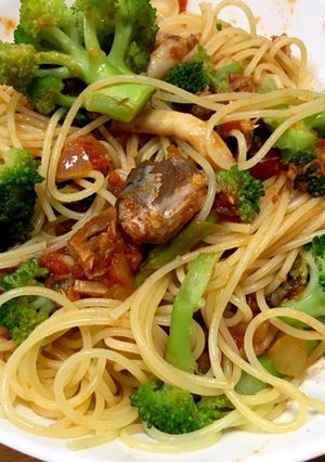 鯖缶とブロッコリーのトマトソースパスタ-レシピのメイン写真