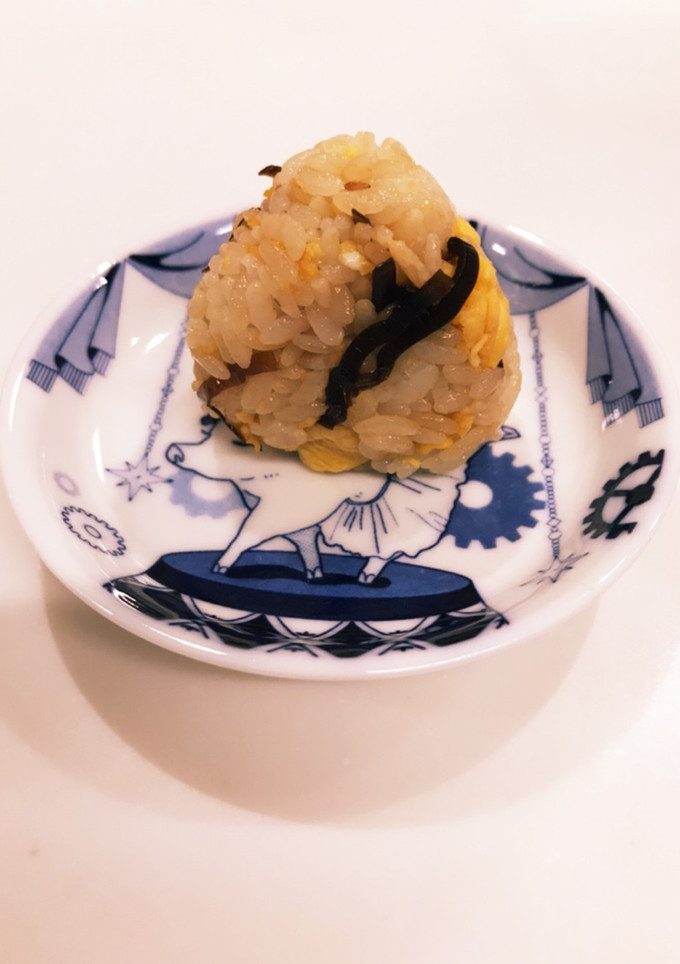 ❁塩昆布と炒り卵のおむすび❁-レシピのメイン写真