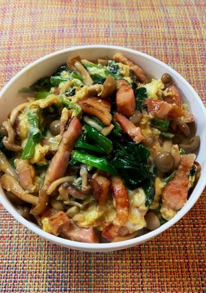 ほうれん草とベーコンと卵のバター醤油丼♡-レシピのメイン写真