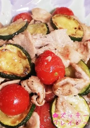 ズッキーニと豚肉のクレイジーソルト炒め-レシピのメイン写真