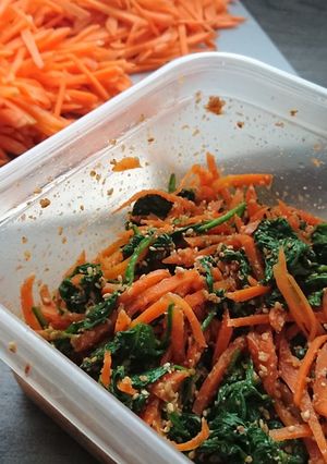 ほうれん草と人参の胡麻和え-レシピのメイン写真