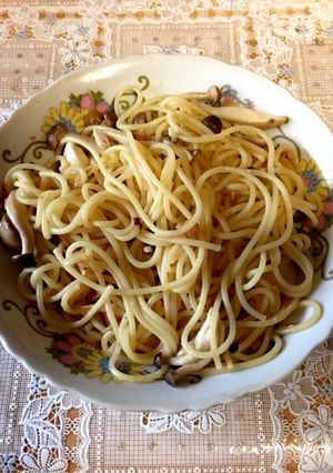 絶品しめじとなめ茸瓶のバター醤油パスタ-レシピのメイン写真