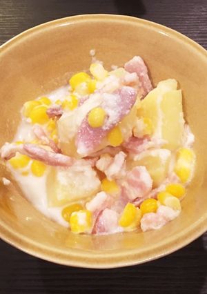 【外国で】じゃがいもとベーコンのミルク煮-レシピのメイン写真